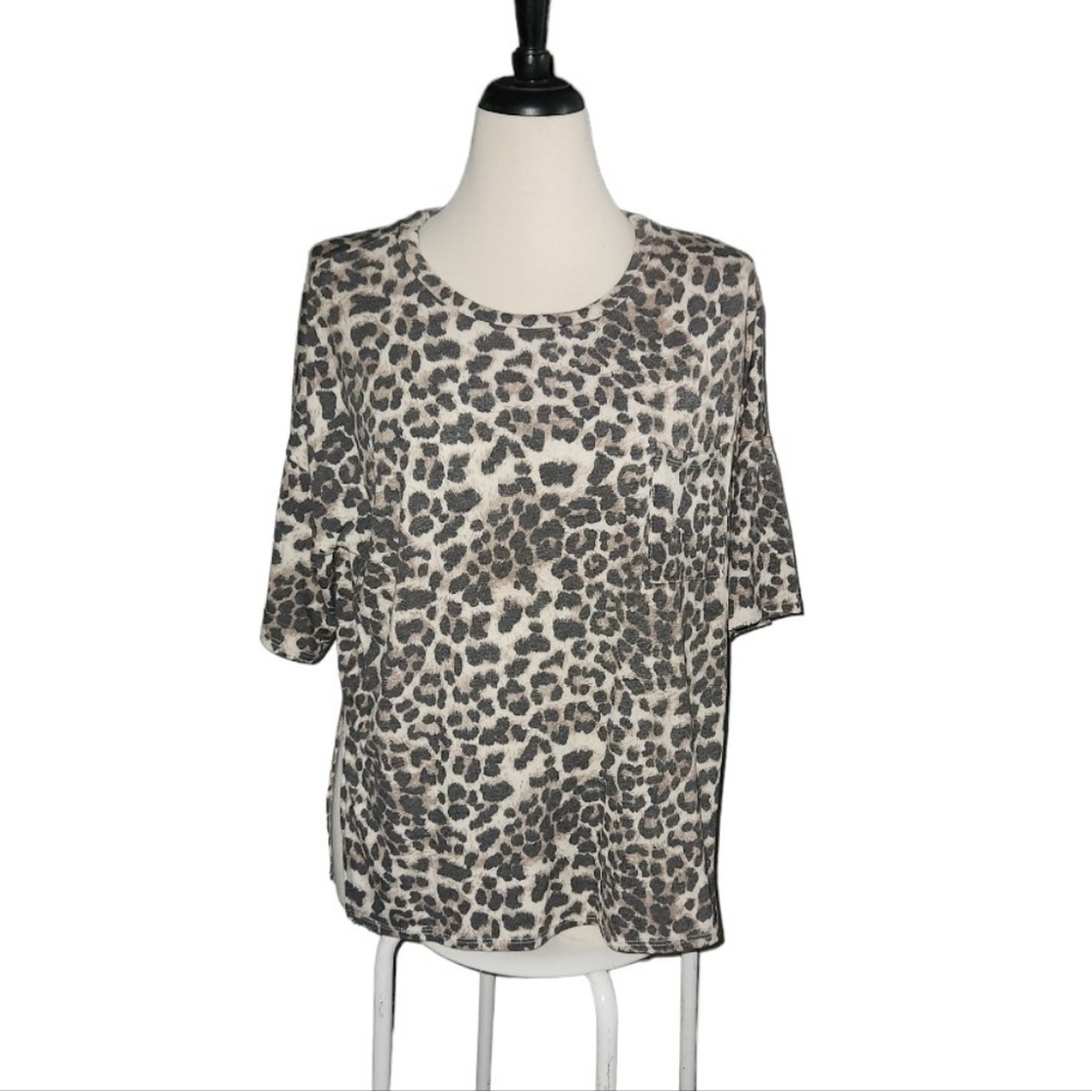 Leopard print top